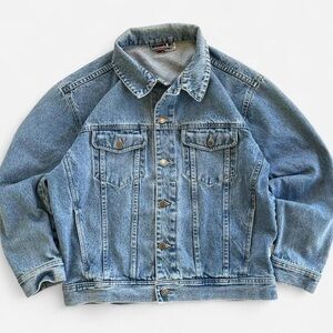 Vintage 90s Marlboro Red Star Tag Light Wash Denim Trucker Jacket